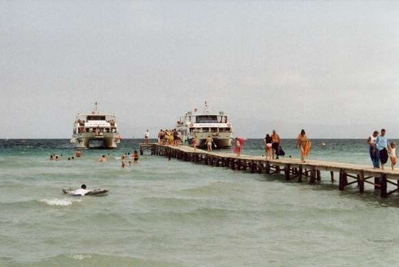 mit dem Schiff zum Tauchen auf See